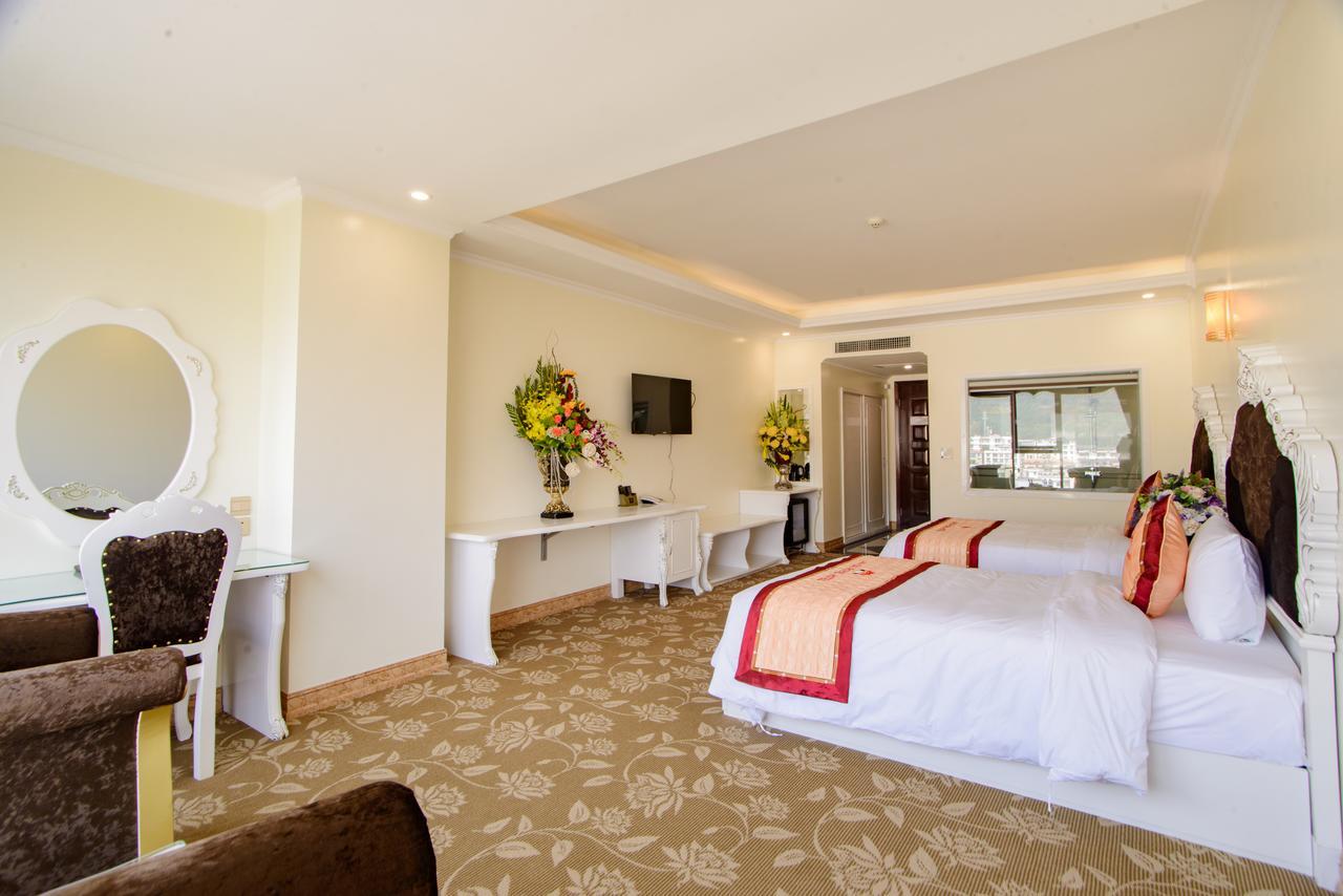 Lao Cai Royal Hotel Buitenkant foto