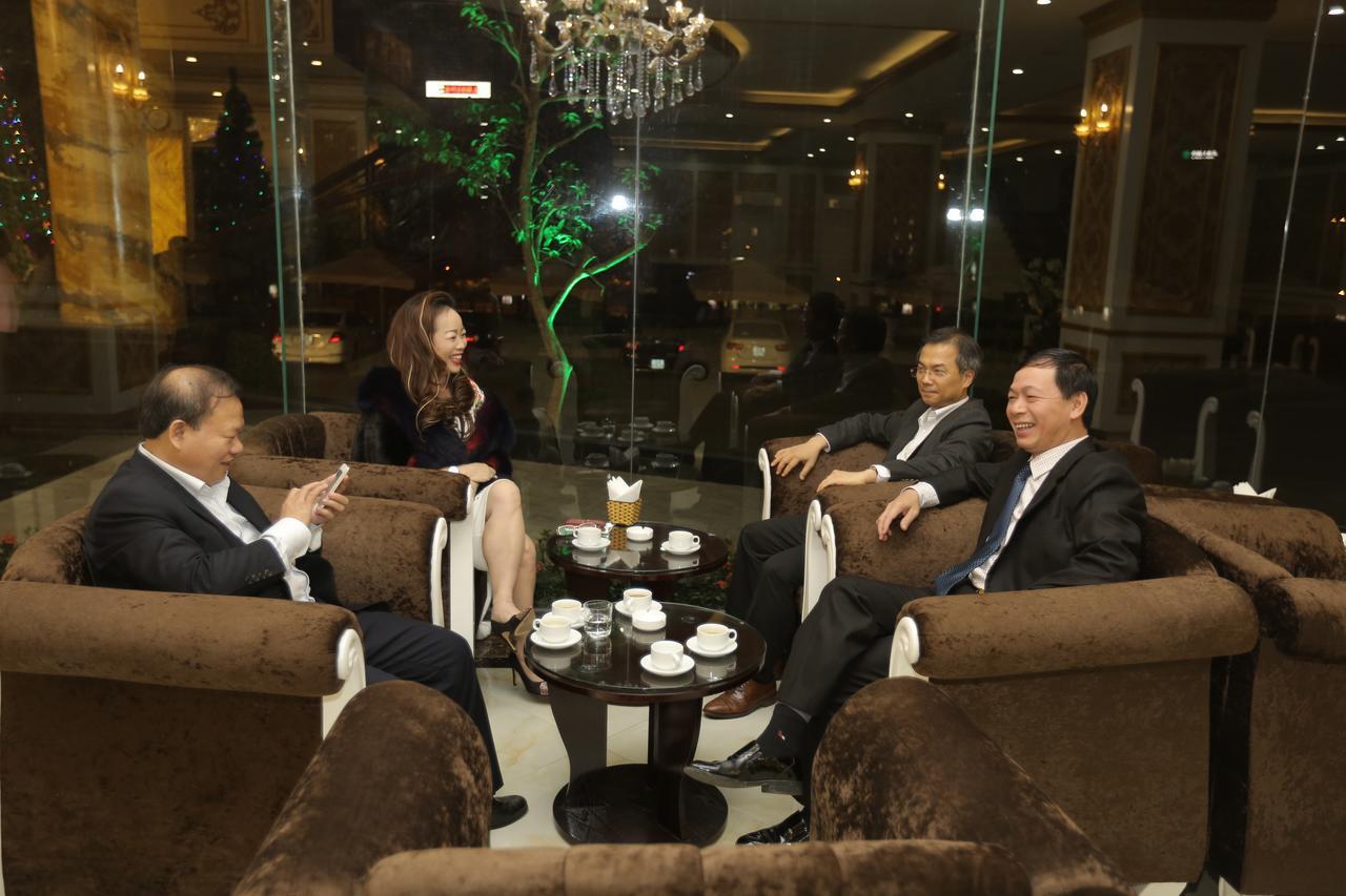 Lao Cai Royal Hotel Buitenkant foto