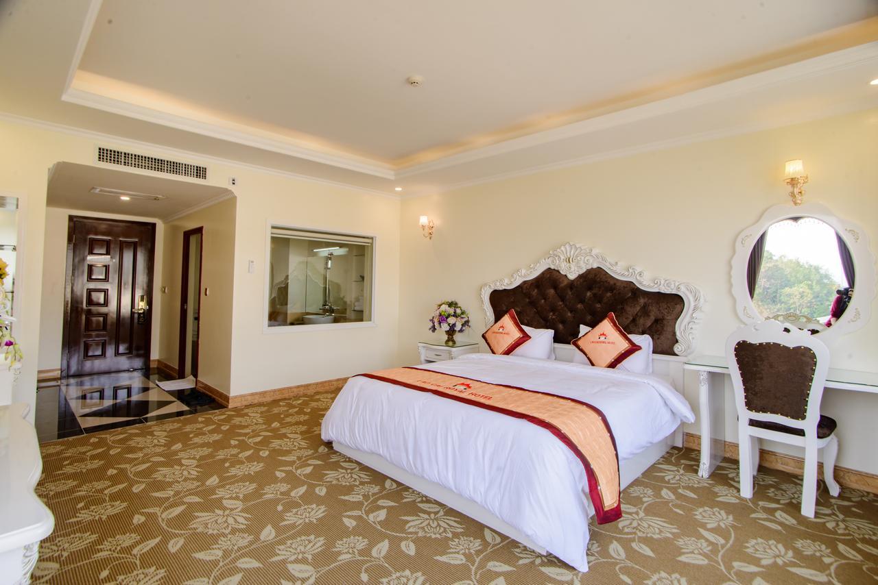 Lao Cai Royal Hotel Buitenkant foto