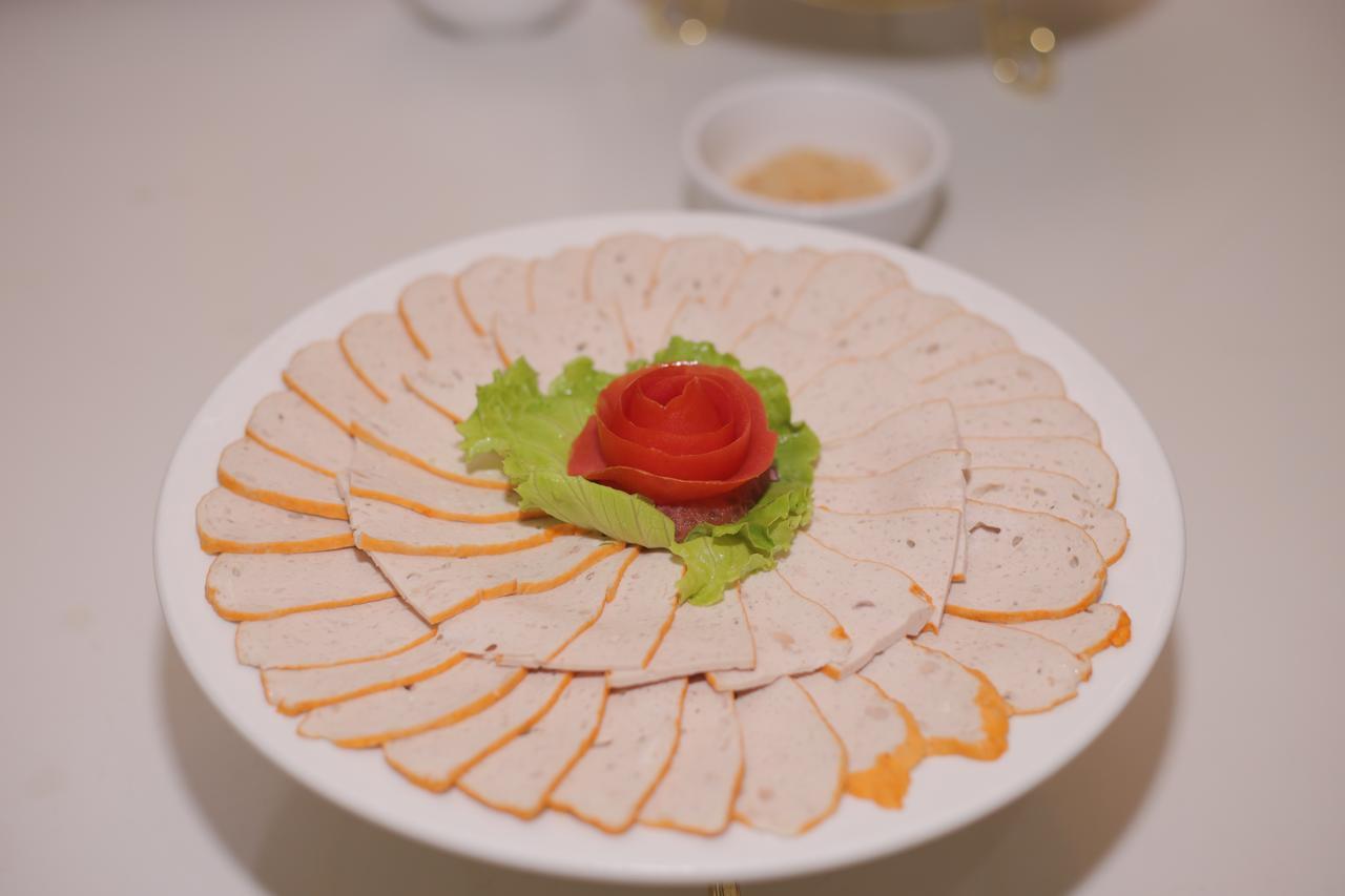 Lao Cai Royal Hotel Buitenkant foto
