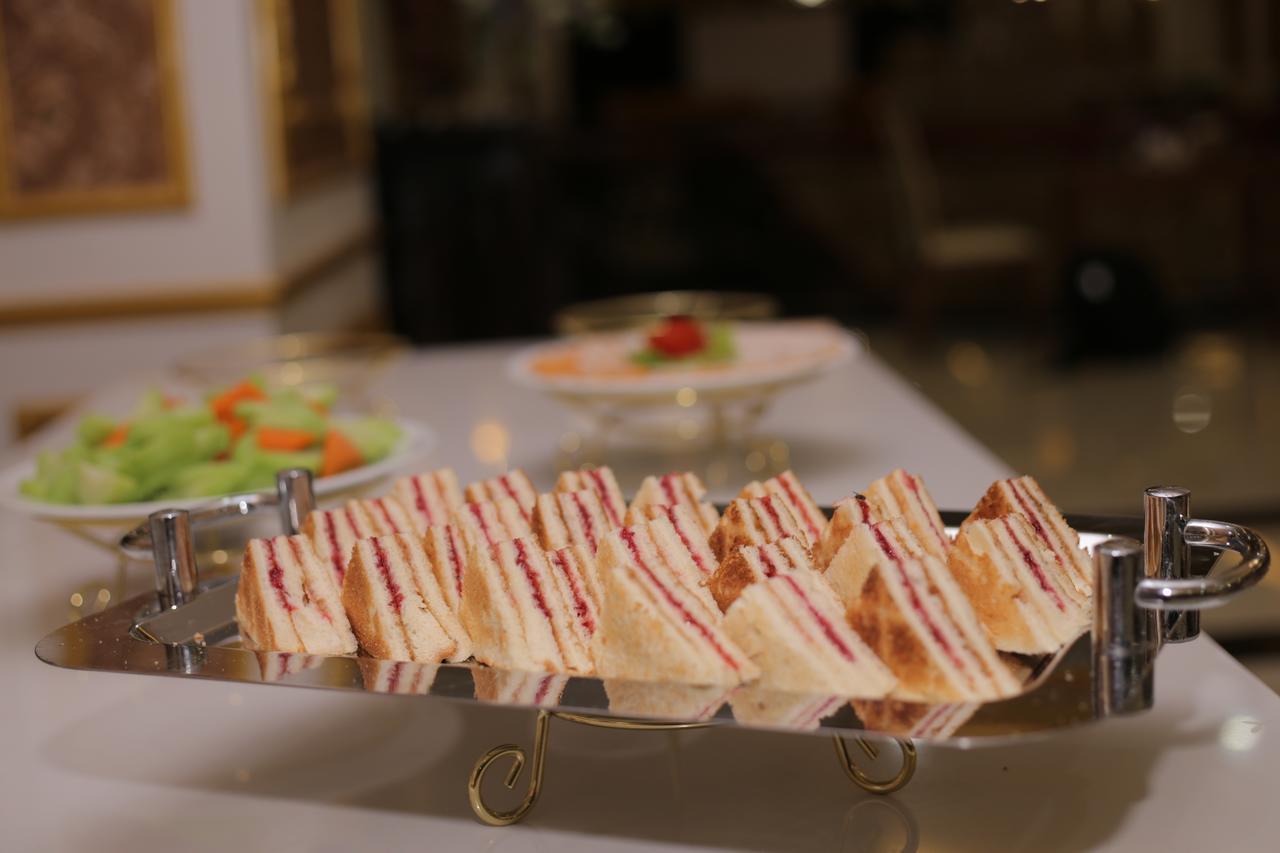 Lao Cai Royal Hotel Buitenkant foto
