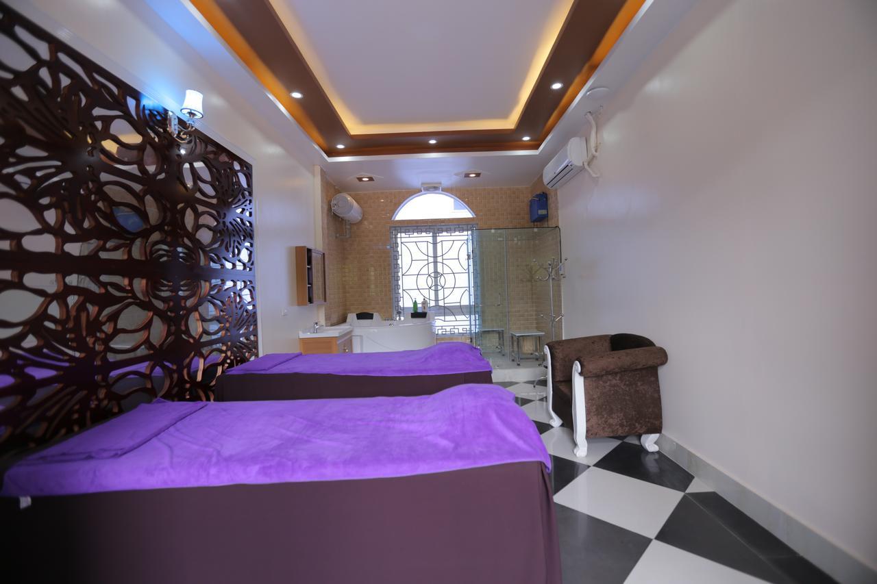 Lao Cai Royal Hotel Buitenkant foto